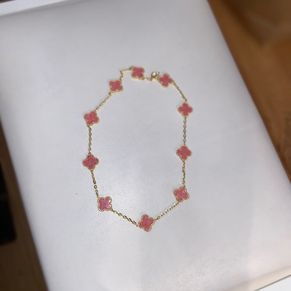 Elegant Pink and Gold Floral Clover Necklace - Picture 4 of 5